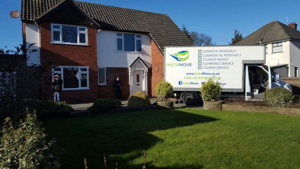 Removal company in Birkdale